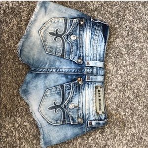 Rock revival size 26